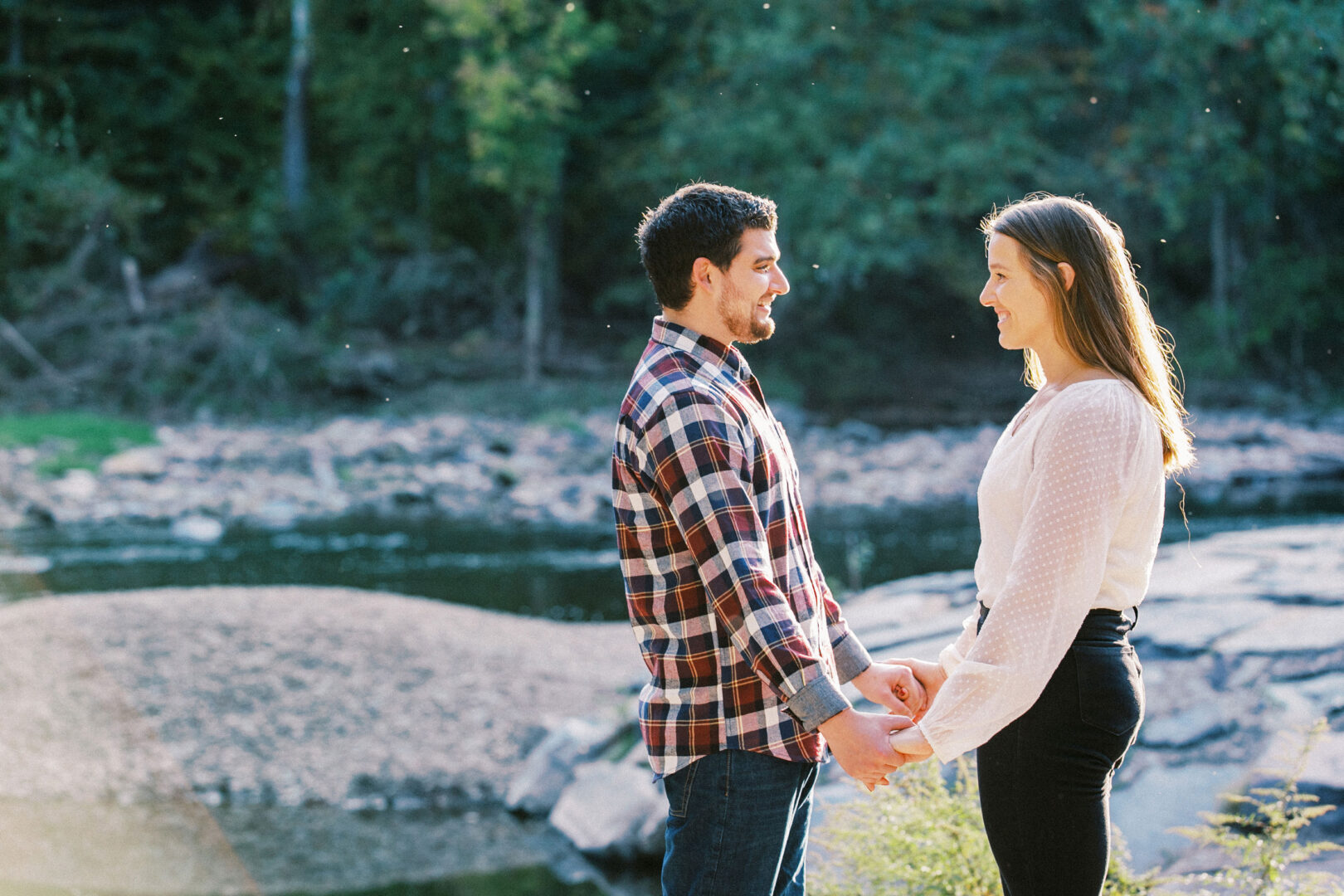 Woodsy Engagement Photo sessions in Bucks County at Tyler State Park